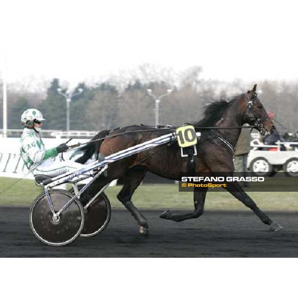 Andrea Guzzinati with Malabar Circle As during morning warm up Paris Vincennes, 29th january 2006 ph. Stefano Grasso