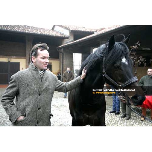 Andreas Jacobs looks Sumitas at Montecucco Stud. Codogno (Lo), 18th february 2006 ph. Stefano Grasso