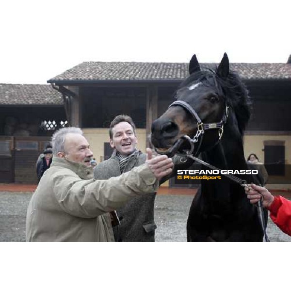 Andreas Jacobs and Fabrizio Bonelli looks Sumitas at Montecucco Stud. Codogno (Lo), 18th february 2006 ph. Stefano Grasso