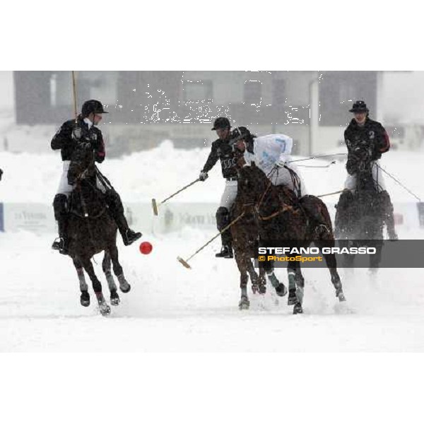 Audi vs. Deutsche Bank PWM Cortina Winter Polo Jaeger-LeCoultre Gold Cup 2006 Cortina, 22 febbraio 2006 ph.Stefano Grasso
