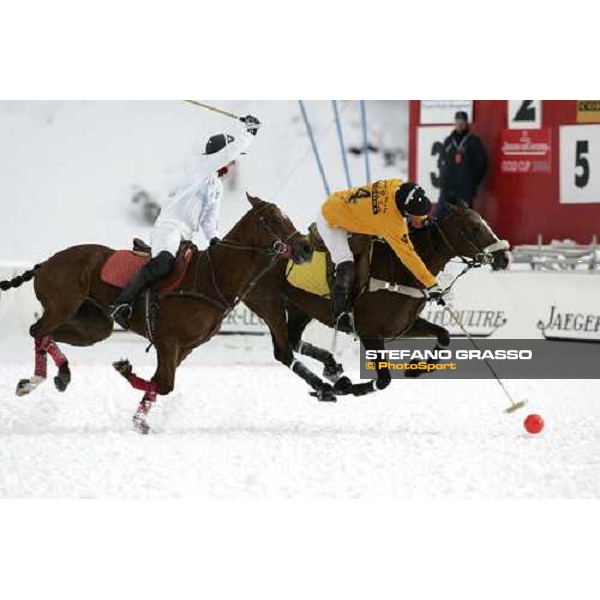 Hotel De La Poste vs. Deutsche Bank PWM - Agustin Garcia Grossi e Eduardo Menendez Cortina Winter Polo Cup Jager-LeCoultre Gold Cup Cortina, 23 febbraio 2006 ph.Stefano Grasso