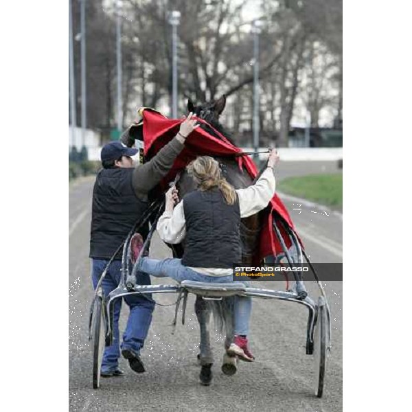 Gran Senior with his groom comes back to the stable after winning the Premio Dante Firenze, 5th march 2006 ph. Stefano Grasso