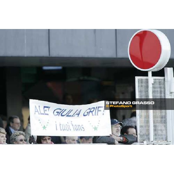 fans of Giulia Grif winner of Premio Emilia at San Siro racetrack Milan, 11th march 2006 ph. Stefano Grasso
