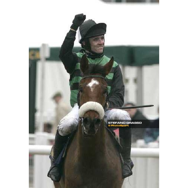coming back for Ruby Walsh on Dun Doire, winner of The William Hill Trophy Cheltenham, 1st day - 14th march 2006 ph. Stefano Grasso