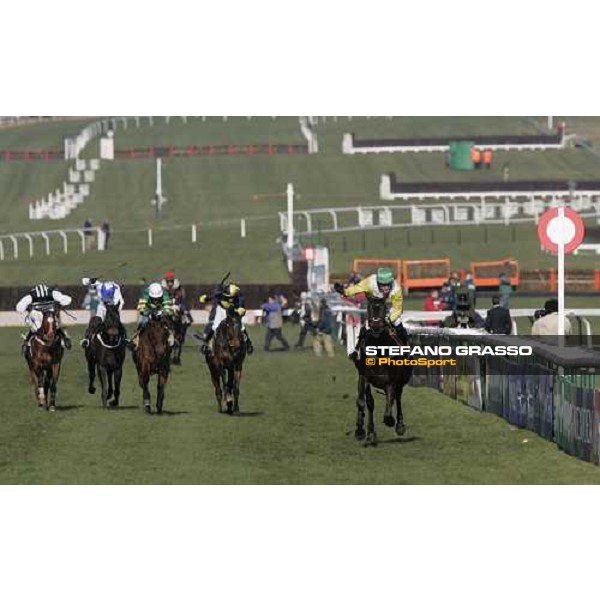 Andrew J.McNamara on Newmill wins The Queen Mother Champion Steeple Chase Cheltenham, 15th march 2006 ph. Stefano Grasso