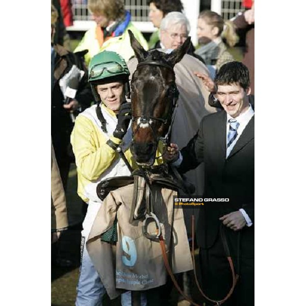 Andrew J. McNamara with Newmill and his groom, winners of The Queen Mother Champion Steeple Chase Cheltenham, 15th march 2006 ph. Stefano Grasso