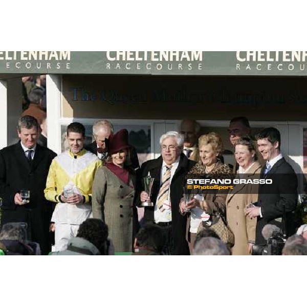 the presentation of the trophy of The Queen Mother Champion Steeple Chase - the winning team of Newmill Cheltenham, 15th march 2006 ph. Stefano Grasso