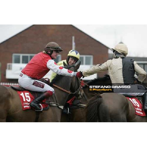 Robert Thornton on My Way de Solzen receives the congratulations from Gerard Lee - the Ladbrokes World Hurdle Race Cheltenham, 16th march 2006 ph. Stefano Grasso