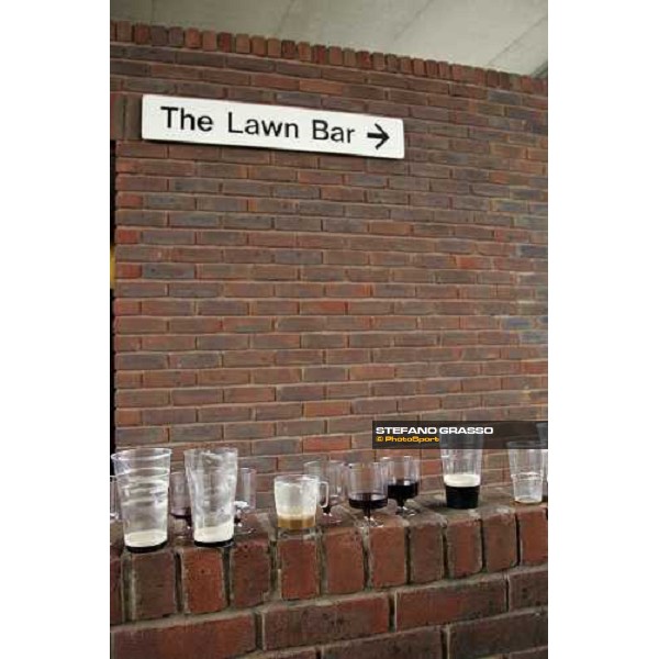 The Lawn Bar Cheltenham, 17th march 2006 ph. Stefano Grasso