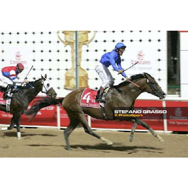 Frankie Dettori on Electrocutionist wins the Dubai World Cup 2006 Nad El Sheba, 25th march 2006 ph. Stefano Grasso