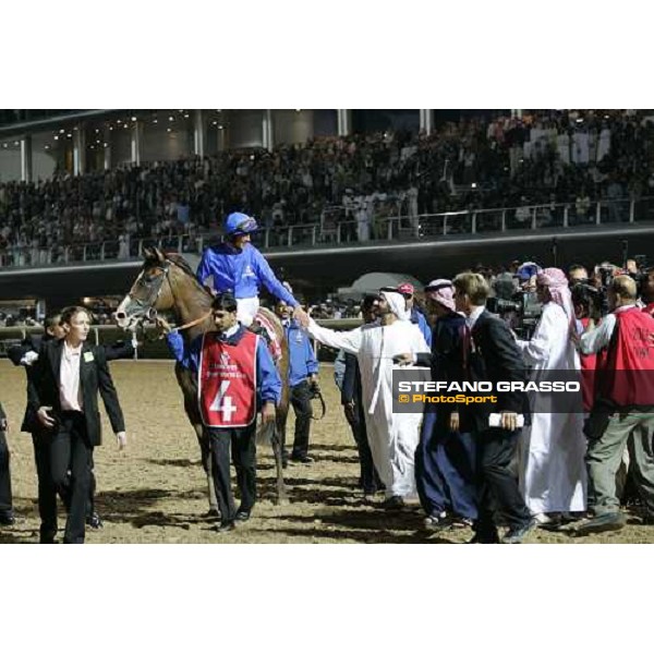Sheick Mohamed congratulates with Frankie Dettori after the triumph in the Dubai World Cup 2006 Nad El Sheba, 25th march 2006 ph. Stefano Grasso