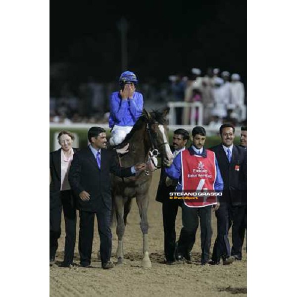 Frankie Dettori with Electrocutionist celebrates the triumph in the winner circle of the Dubai World Cup 2006 Nad El Sheba, 25th march 2006 ph. Stefano Grasso