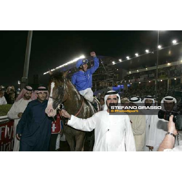 Sheikh Mohamed and Frankie Dettori with Electrocutionist celebrates the triumph in the winner circle of the Dubai World Cup 2006 Nad El Sheba, 25th march 2006 ph. Stefano Grasso