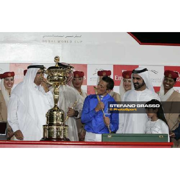 Frankie Dettori with Sheick Mohamed and Saeed Bin Suroor celebrates the triumph in the Dubai World Cup 2006 Nad El Sheba, 25th march 2006 ph. Stefano Grasso