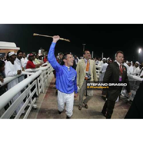 Frankie Dettori in triumph after the Dubai World Cup 2006 Nad El Sheba, 25th march 2006 ph. Stefano Grasso