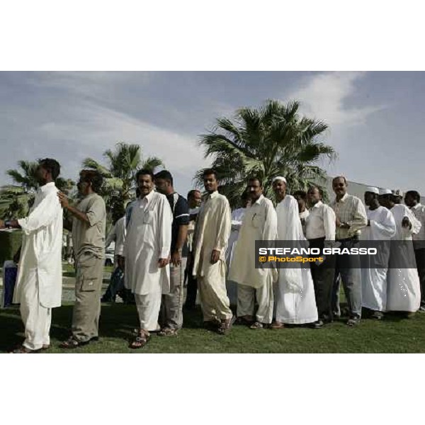 racegoers enter in the racetrack at Dubai World Cup 2006 Nad El Sheba, 25th march 2006 ph.Stefano Grasso