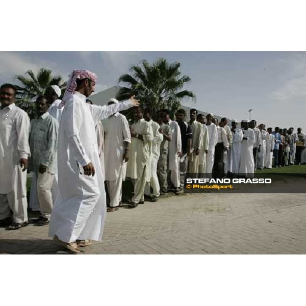 racegoers enter in the racetrack at Dubai World Cup 2006 Nad El Sheba, 25th march 2006 ph.Stefano Grasso