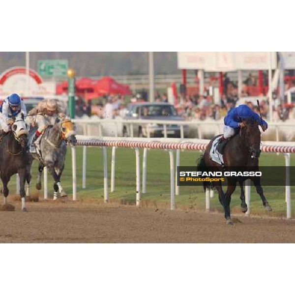 Frankie Dettori on Firebreak towards the finish line of the Gogolphine Mile NAd El Sheba, 27th march 2004 ph. Stefano Grasso