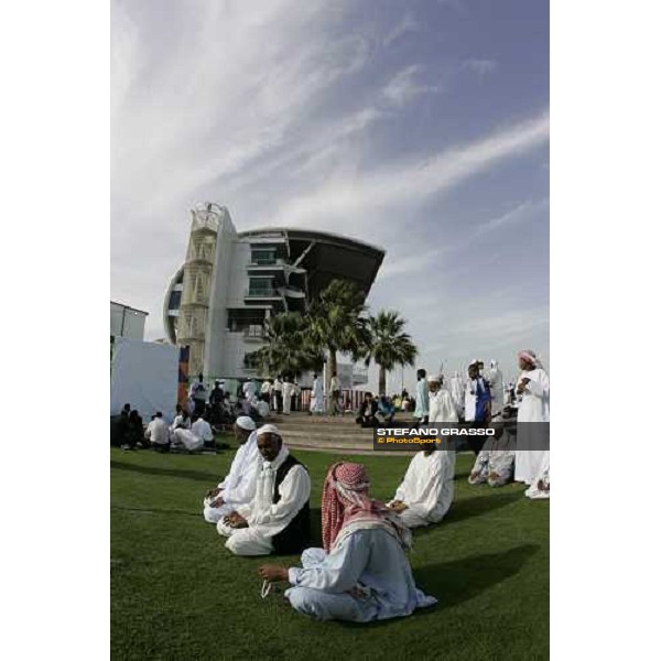 racegoers at Dubai World Cup 2006 Nad El Sheba, 25th march 2006 ph.Stefano Grasso