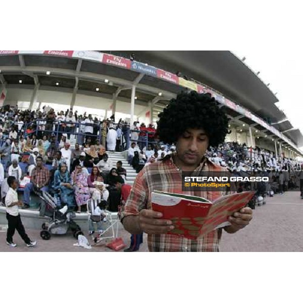 racegoer at Dubai World Cup 2006 Nad El Sheba, 25th march 2006 ph.Stefano Grasso