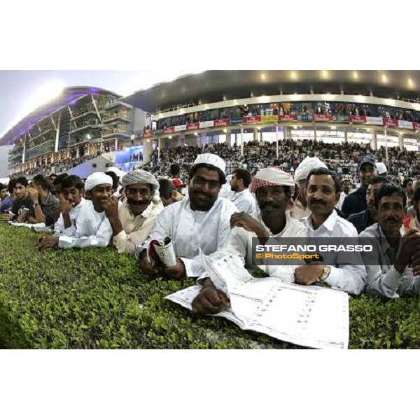 racegoers at the Dubai Wordl Cup 2006 Nad El Sheba, 25th march 2006 ph. Stefano Grasso