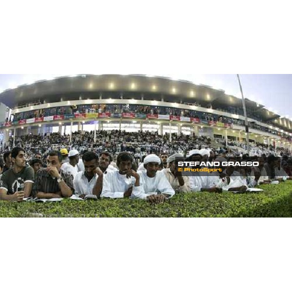 racegoers at the Dubai Wordl Cup 2006 Nad El Sheba, 25th march 2006 ph. Stefano Grasso