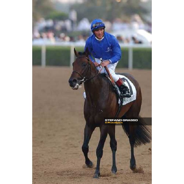 Frankie Dettori on Firebreak comes back after winning the Gogolphine Mile NAd El Sheba, 27th march 2004 ph. Stefano Grasso