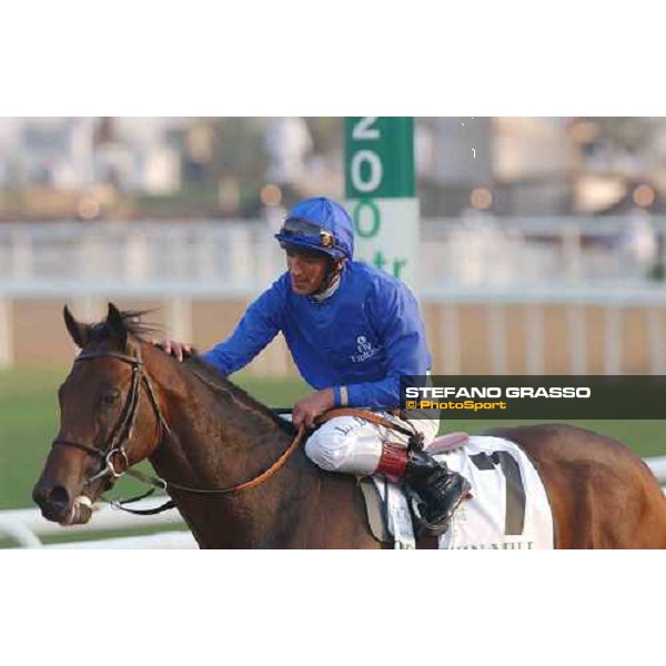 Frankie Dettori on Firebreak comes back after winning the Gogolphine Mile NAd El Sheba, 27th march 2004 ph. Stefano Grasso 