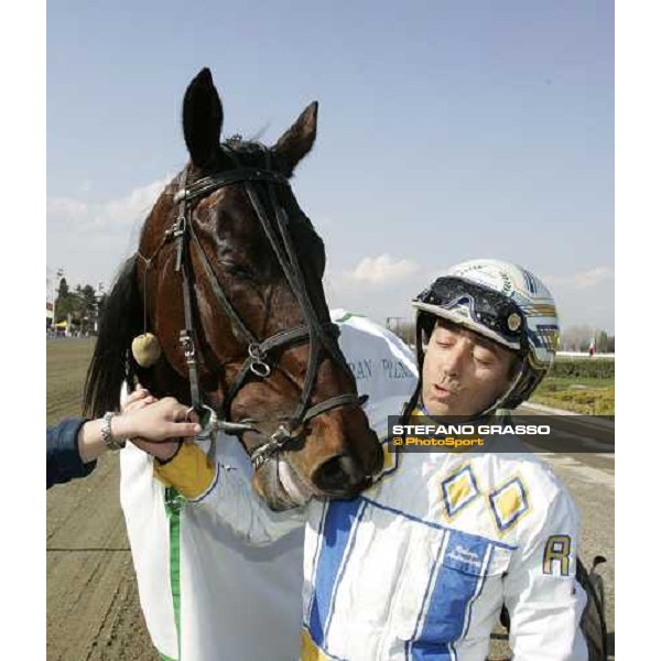 giving prize for Roberto Andreghetti and Frullino Jet winners of Premio Cittˆ di Torino - IV Trofeo Air Argenti Torino, 2th april 2006 ph. Stefano Grasso