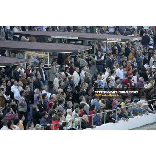 racegoers at Vinovo racetrack Torino, 2th april 2006 ph. Stefano Grasso