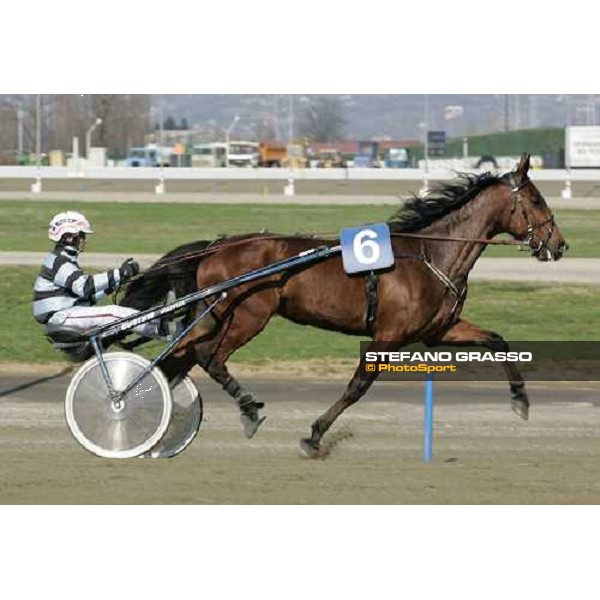 Santo Mollo with Fleche during warm up of Gran Premio Cittˆ di Torino Torino, 2th april 2006 ph. Stefano Grasso