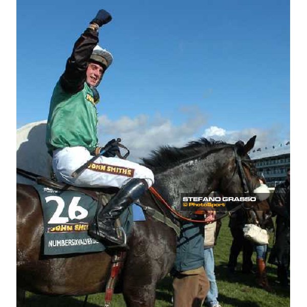 Niall ÔSlippersÕ Madden on Numbersixvalverde winners of The Grand National 2006 Aintree, 8th april 2006 ph. Stefano Grasso