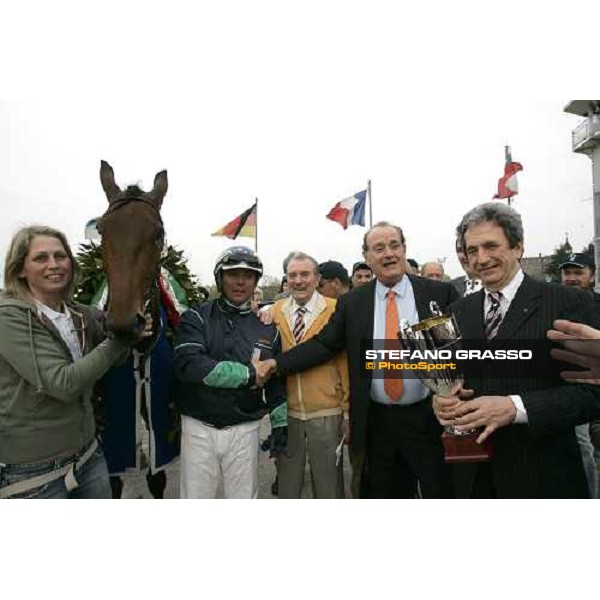 Ing. Tomaso Grassi congratulates with Marco Smorgon, winner with Giulia Grif of Gran Premio Italia Bologna, 9th april 2006 ph. Stefano Grasso