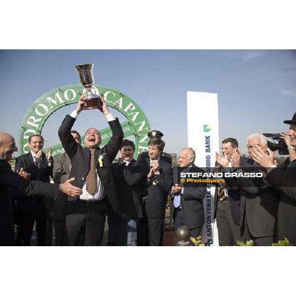 group photo for the connection of Rattle and Hum winner of Premio Parioli - Roma Capannelle, 23rd april 2006 ph. Stefano Grasso