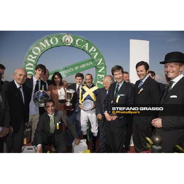 group photo for the winners of Premio Parioli - horse Rattle and hum Roma Capannelle, 23rd april 2006 ph. Stefano Grasso