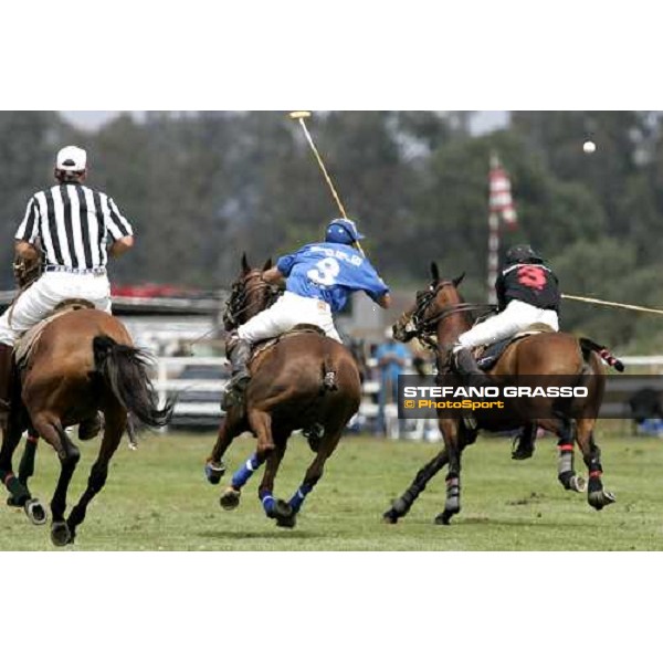 Pablo Jaurece- Deutsche Bank Polo Team vs. Manuel Carranza - Mochi Craft Polo Team Porto Cervo Jaeger-LeCoultre Gold Cup 2006 Porto Cervo, 27th april 2006 ph. Stefano Grasso