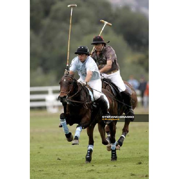 Andreas James - Hotel Cala di Volpe vs. Juan JosŽ BranŽ - Mochi Craft Polo Team Porto Cervo Jaeger-LeCoultre Gold Cup 2006 Porto Cervo, 27th april 2006 ph. Stefano Grasso