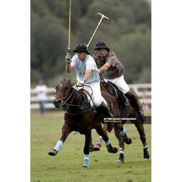 Andreas James - Hotel Cala di Volpe vs. Juan JosŽ BranŽ - Mochi Craft Polo Team Porto Cervo Jaeger-LeCoultre Gold Cup 2006 Porto Cervo, 27th april 2006 ph. Stefano Grasso