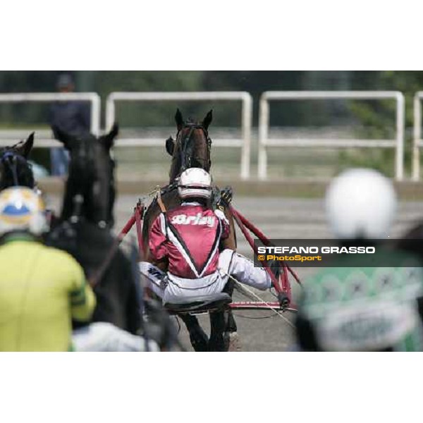 Lufti Kolgjini with Hovding Lavec immediately after the line of the 2nd heat of Gran Premio Lotteria di Agnano Napoli, 7th may 2006 ph. Stefano Grasso