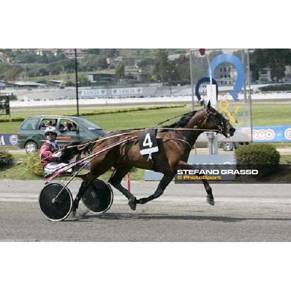 Lufti Kolgjini with Hovding Lavec wins the 2nd heat of Gran Premio Lotteria di Agnano Napoli, 7th may 2006 ph. Stefano Grasso