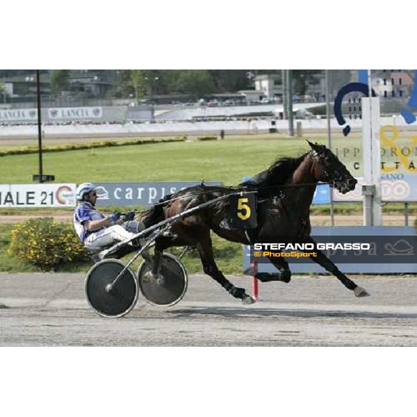 Jorma Kontio with Frullino Jet wins the Gran Premio Regione Campania Napoli, 7th may 2006 ph. Stefano Grasso