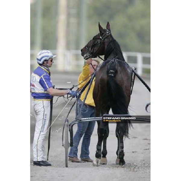 Jorma Kontio with Frullino Jet after the Gran Premio Regione Campania Napoli, 7th may 2006 ph. Stefano Grasso