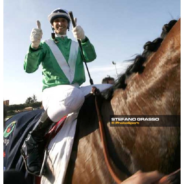 Marco Monteriso comes back in triumph after winning his 2nd derby on Gentlewave Rome Capannelle, 21th may 2006 ph. Stefano Grasso