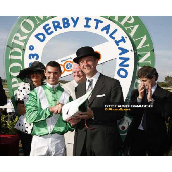 giving prize of 123¡ Derby Italiano won by Marco Monteriso on Gentlewave Rome Capannelle, 21th may 2006 ph. Stefano Grasso