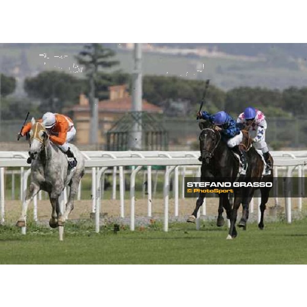 Stefano Landi on Groom Tesse wins the Premio Carlo D\'Alessio beating Cocodrail Rome Capannelle, 21th may 2006 ph. Stefano Grasso