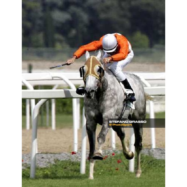 Stefano Landi on Groom Tesse wins the Premio Carlo D\'Alessio Rome Capannelle, 21th may 2006 ph. Stefano Grasso