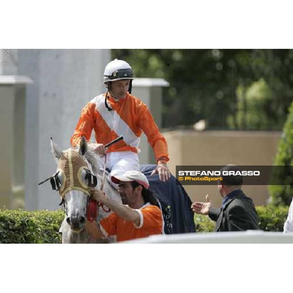 Stefano Landi on Groom Tesse comes back after winning the Premio Carlo D\'Alessio Rome Capannelle, 21th may 2006 ph. Stefano Grasso