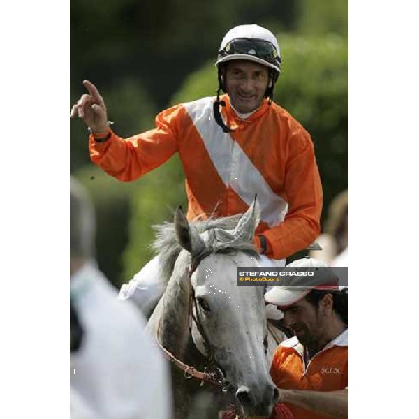 Stefano Landi comes back on Groom Tesse after winning the Premio Carlo D\'Alessio Rome Capannelle, 21th may 2006 ph. Stefano Grasso