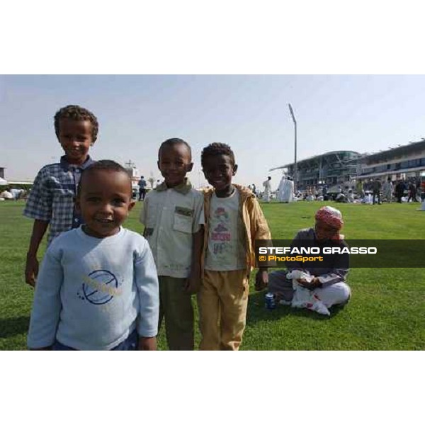 children on the field at Dubai World Cup Nad Al Sheba 28th march 2004 ph. Stefano Grasso