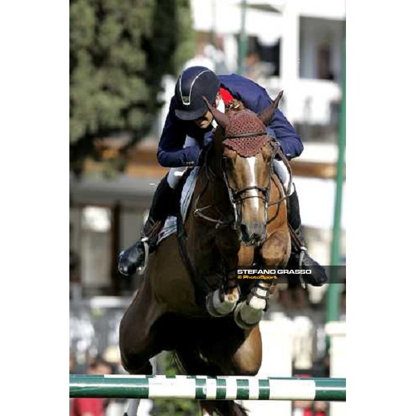 Simon Delestre on Inedite de Balme jumps on the 2nd heat of Coppa delle Nazioni Samsung Superleague Fei-Italia 2006 at Piazza di Siena Roma, 26th may 2006 ph. Stefano Grasso